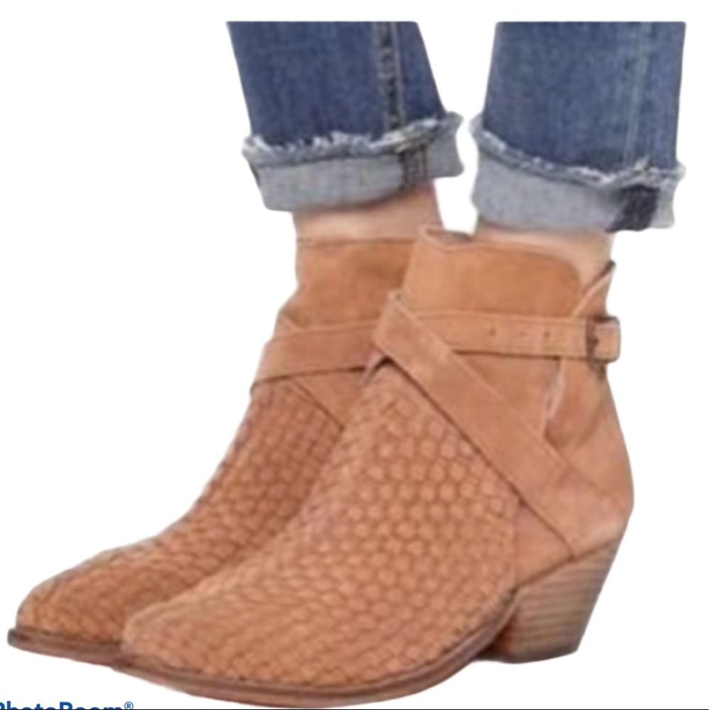 ⭐️Free People Ventura Leather Ankle Boots⭐️